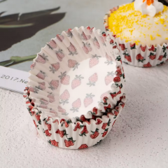 Strawberries pattern cupcake liners