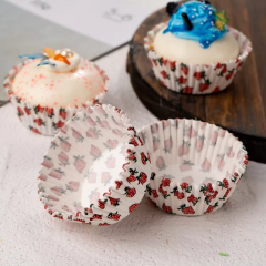 Strawberries pattern cupcake liners